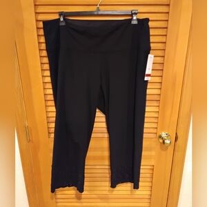 NWT Intro Black Straight Leg Capri w/Cutout Eyelet Detail 2X Firm Price